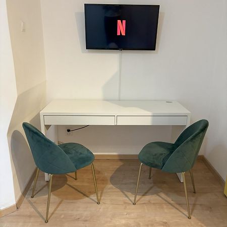 Tiny Studio Quinet Bukarest Exteriör bild