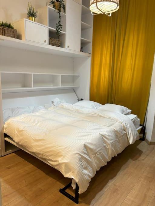 Tiny Studio Quinet Bukarest Exteriör bild